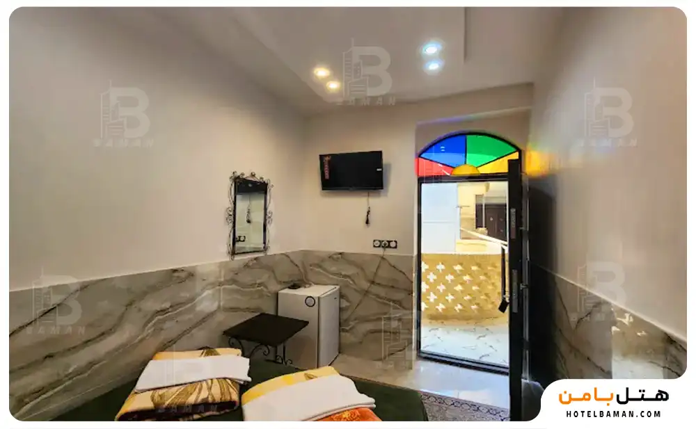 اتاق دو تخته دبل( فاقد سرویس بهداشتی و حمام ) (اقامت تک)